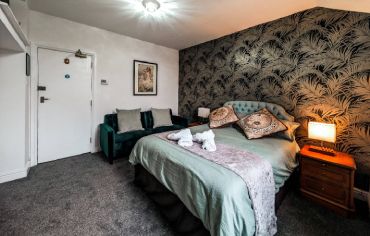 Room 12 – Family Room