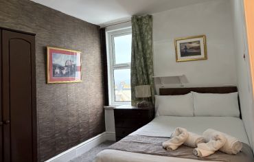 Room 10 – Double Room
