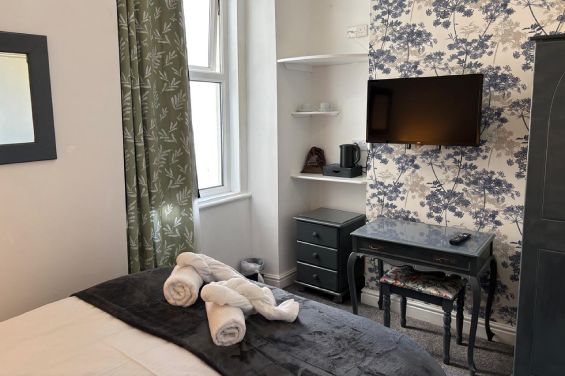 Room 7 – Double Room