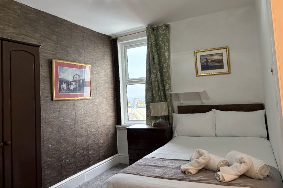 Room 10 – Double Room